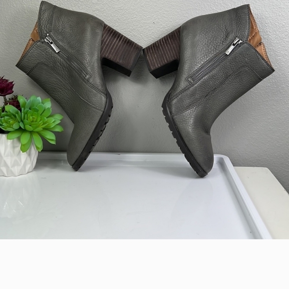 Lucky brand booties - Picture 2 of 4